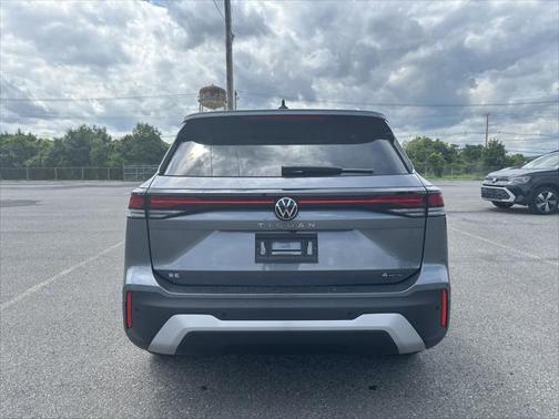 2025 Volkswagen Tiguan 2.0T SE 4MOTION