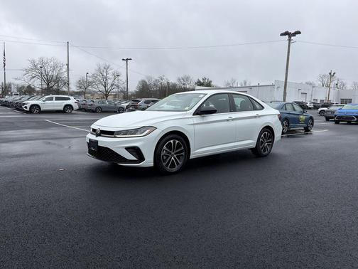 Pure White 2025 Volkswagen Jetta 1.5T Sport
