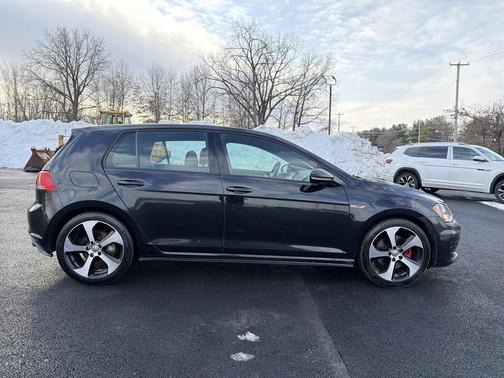 2017 Volkswagen Golf GTI 2.0T S 4-Door
