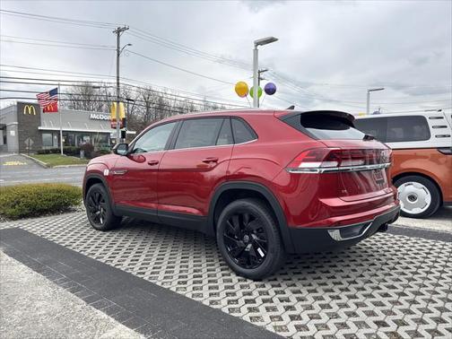 2025 Volkswagen Atlas Cross Sport 2.0T SE w/Technology 4MOTION