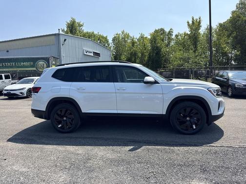 2026 Volkswagen Atlas 2.0T SE w/Technology 4MOTION