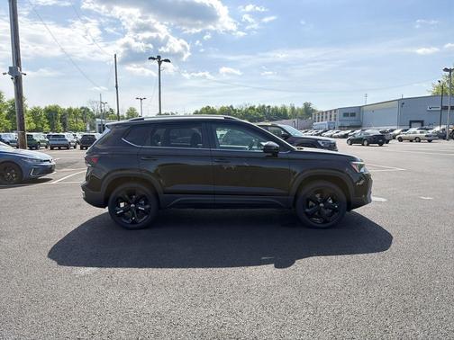 Deep Black Pearl 2026 Volkswagen Taos SEL