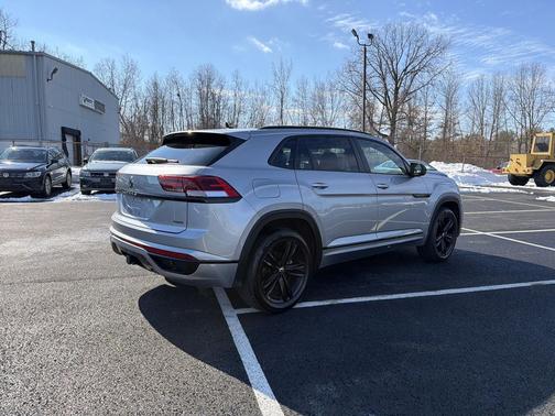 2023 Volkswagen Atlas Cross Sport 3.6L V6 SEL R-Line