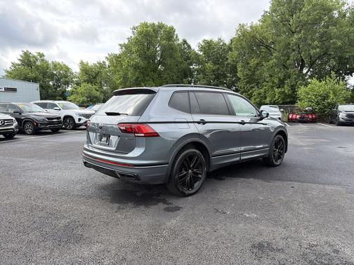 Atlantic Blue Metallic 2022 Volkswagen Tiguan 2.0T SE R-Line Black 4MOTION