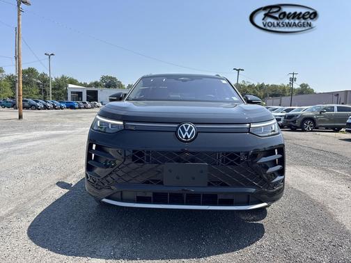 2025 Volkswagen Tiguan 2.0T SEL R-Line 4MOTION