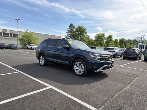 Blue Metallic 2022 Volkswagen Atlas 2.0T SE w/Technology 4MOTION