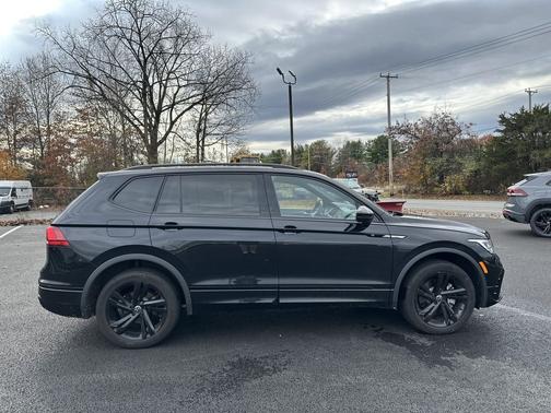 2024 Volkswagen Tiguan 2.0T SE R-Line Black 4MOTION
