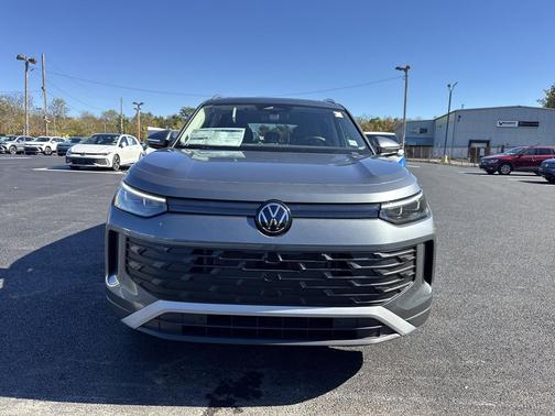 2025 Volkswagen Tiguan 2.0T SE 4MOTION
