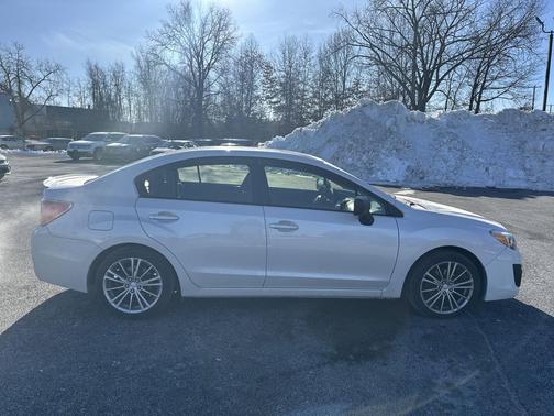 2014 Subaru Impreza 2.0i