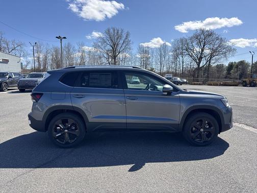 2025 Volkswagen Taos 1.5T SEL