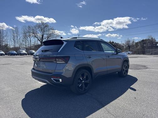 2025 Volkswagen Taos 1.5T SEL