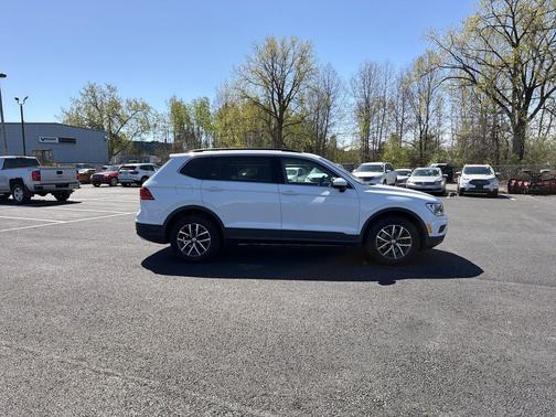 Pure White 2019 Volkswagen Tiguan 2.0T SE 4MOTION