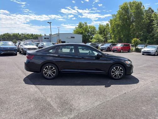 Deep Black 2024 Volkswagen Jetta 1.5T Sport