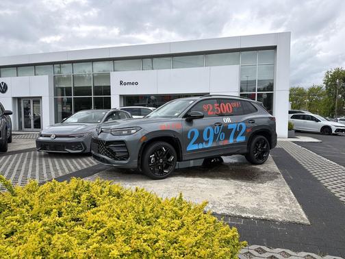platinum gray metallic 2026 Volkswagen Tiguan 2.0T SE R-Line Black 4MOTION