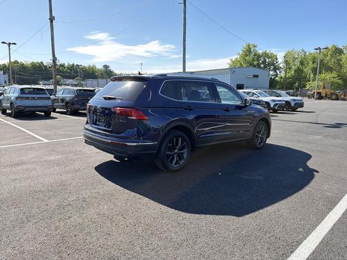 Atlantic Blue Metallic 2022 Volkswagen Tiguan 2.0T SE 4MOTION
