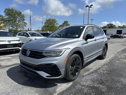 2022 Volkswagen Tiguan 2.0T SE R-Line Black 4MOTION