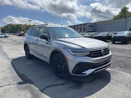 2022 Volkswagen Tiguan 2.0T SE R-Line Black 4MOTION
