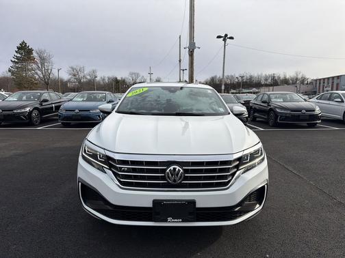 2021 Volkswagen Passat 2.0T R-Line