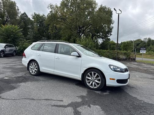 2014 Volkswagen Jetta SportWagen Auto SE w/Sunroof