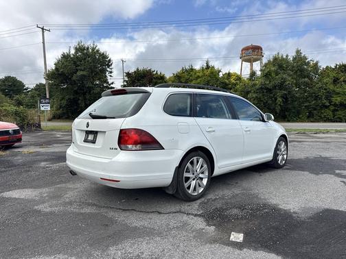 2014 Volkswagen Jetta SportWagen Auto SE w/Sunroof