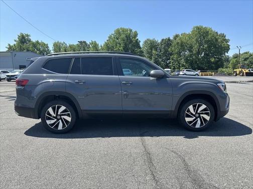 2025 Volkswagen Atlas 2.0T SE w/Technology 4MOTION