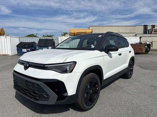 2025 Volkswagen Taos 1.5T SE Black