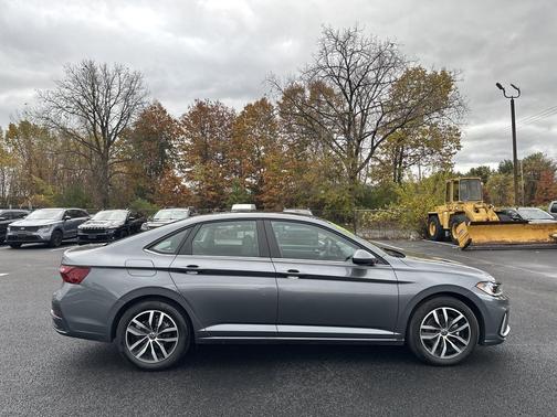 2025 Volkswagen Jetta 1.5T SE