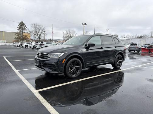 2023 Volkswagen Tiguan 2.0T SE R-Line Black 4MOTION