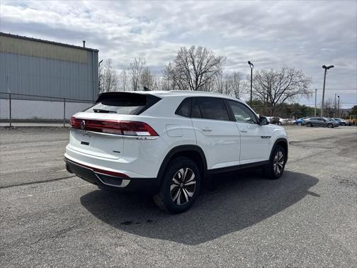 2025 Volkswagen Atlas Cross Sport 2.0T SE
