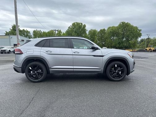 2025 Volkswagen Atlas Cross Sport 2.0T SEL