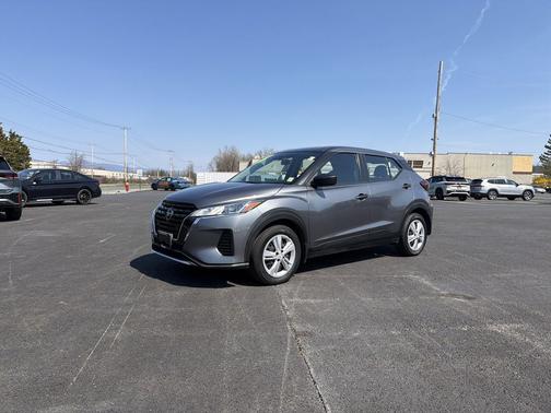 Gun Metallic 2021 Nissan Kicks S
