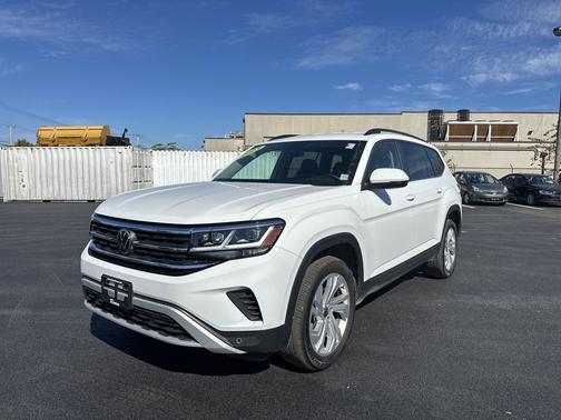 2023 Volkswagen Atlas 2.0T SE w/Technology 4MOTION