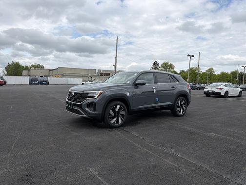 pure gray 2026 Volkswagen Atlas Cross Sport 2.0T SE w/Technology 4MOTION