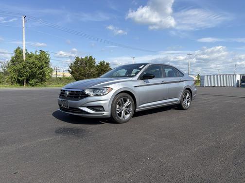 Gray 2020 Volkswagen Jetta 1.4T R-Line