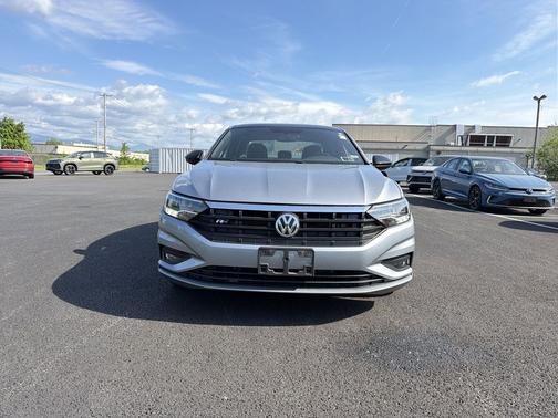 Gray 2020 Volkswagen Jetta 1.4T R-Line