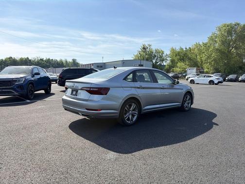 Gray 2020 Volkswagen Jetta 1.4T R-Line