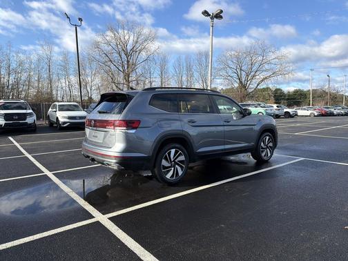 2024 Volkswagen Atlas 2.0T SE w/Technology 4MOTION