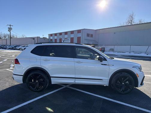 2024 Volkswagen Tiguan 2.0T SE R-Line Black 4MOTION