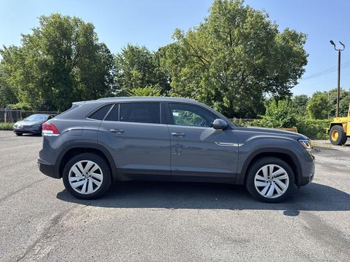 2022 Volkswagen Atlas Cross Sport 2.0T SE w/Technology 4MOTION