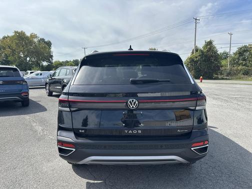 2025 Volkswagen Taos 1.5T SE