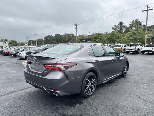 2022 Toyota Camry SE