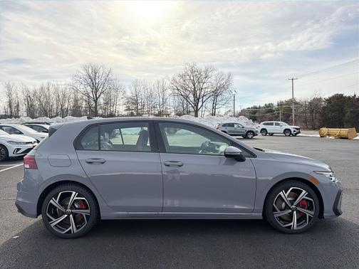 2026 Volkswagen Golf GTI 2.0T SE DSG