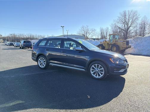 2017 Volkswagen Golf Alltrack TSI S