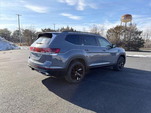 2026 Volkswagen Atlas 2.0T SE w/Technology 4MOTION