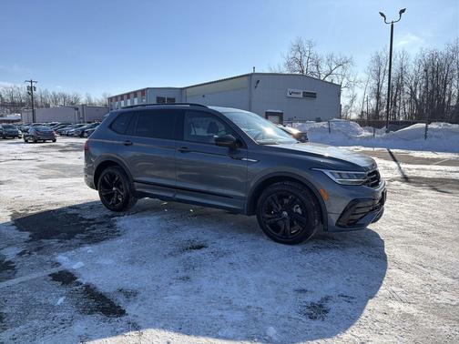 2023 Volkswagen Tiguan 2.0T SE R-Line Black 4MOTION