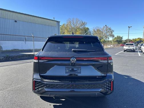 2025 Volkswagen Tiguan 2.0T SE R-Line Black 4MOTION