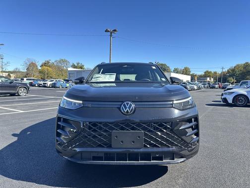 2025 Volkswagen Tiguan 2.0T SE R-Line Black 4MOTION