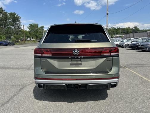 2025 Volkswagen Atlas 2.0T Peak Edition