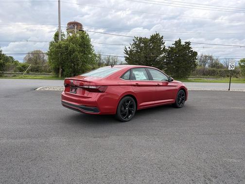 Kings Red Metallic 2026 Volkswagen Jetta 1.4T SE