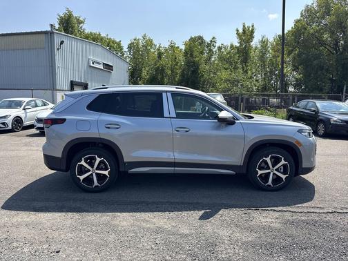 2025 Volkswagen Tiguan 2.0T SE 4MOTION